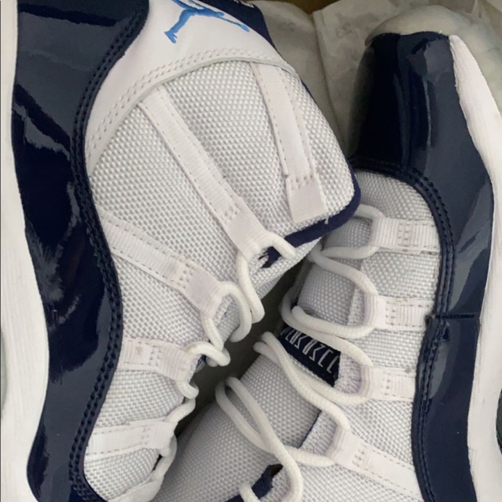 Jordan 11 white/university blue